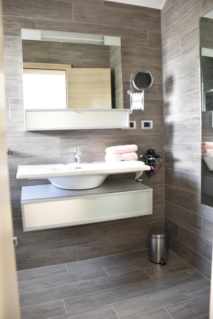 Beachfront Apartments - Villa Vita Stara Novalja Szoba fotó